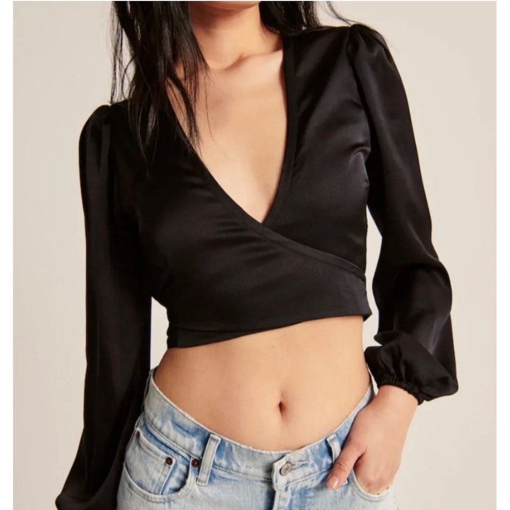 NWT Abercrombie & Fitch Black Satin Long Sleeve Wrap Crop Top S Minimalist Glam - Picture 3 of 10